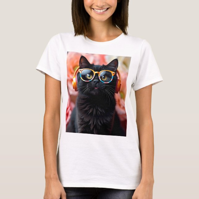 Niedliche Schwarzkatze mit Brille und Kopfhörern T-Shirt (Vorderseite)