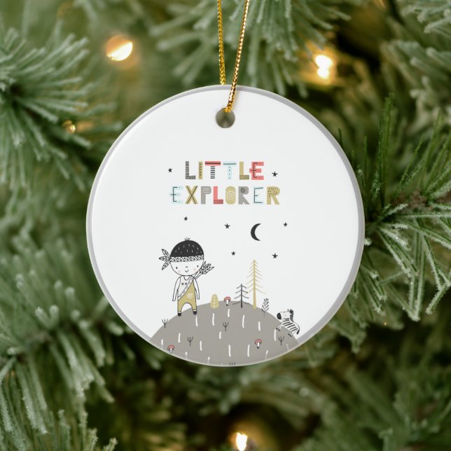 Niedliche skandinavische Kleine Explorer Kinder Keramik Ornament (Baum)