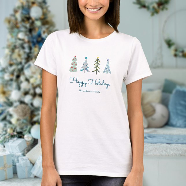 Niedliche skandinavische Weihnachtsbäume T-Shirt (Cute Scandinavian Christmas custom tshirt with whimsical Christmas trees and your text)