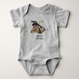 NIEDLICHE SLOTH personalisieren. Baby Strampler