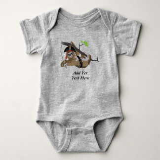 NIEDLICHE SLOTH personalisieren. Baby Strampler
