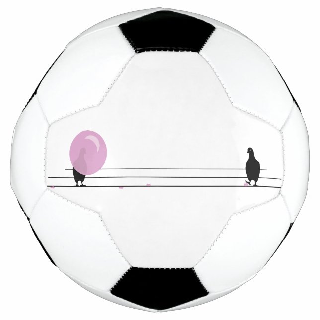 Niedliche, sonnendurchflutete, rosafarbene Kaugumm Fußball (Vorderseite)