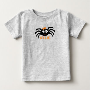 Niedliche Spinnennetzhalle zwischen personalisiert Baby T-shirt