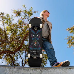 Niedliche Starlight Eyes Bunny in Yoga Pose Medita Skateboard