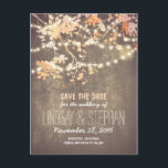 niedliche Stringleuchten rustikale Save the Date P Ankündigungspostkarte<br><div class="desc">Rustikale Save the Date Postkarten mit niedlichen und extravagant blühenden Baumzweigen und hängenden Lichterketten. Ideal Save the Date für Hochzeiten im Freien.</div>