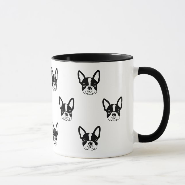 Niedliche Tasse der französischen Bulldogge (Rechts)