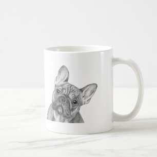 Niedliche Tasse der französischen Bulldogge durch