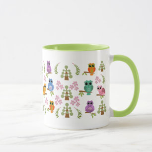 Niedliche Tasse mit Eulen, Bäumen, Blumen u.