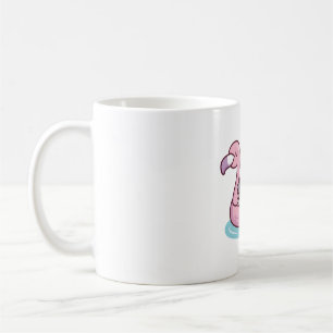 Niedliche Taube entspannt sich auf Flamingo-Schwim Kaffeetasse