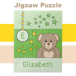 Niedliche Teddybärensterne heißen grün<br><div class="desc">Puzzle für Kinder.
Mit einem niedlichen braunen Teddybär, Sternen und Namen.
Grün und Gelb.
Geschenkidee für Kinder.</div>