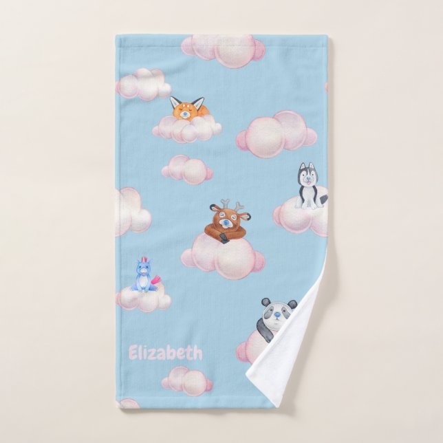 Niedliche Tiere auf Wolken Monogram Kids Handtuch (Handtuch)