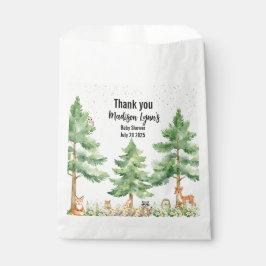 Niedliche Tiere aus Holz füttern eine Babydusche Geschenktütchen