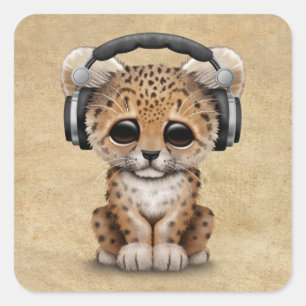 Niedliche tragende Kopfhörer Leopard-CUBs DJ Quadratischer Aufkleber