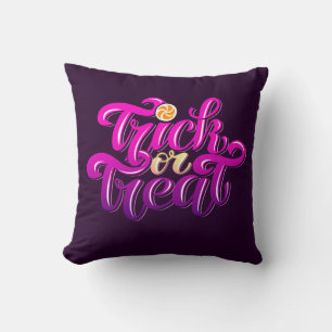 Niedliche Trick- oder TreatHalloween-Typografie  Kissen