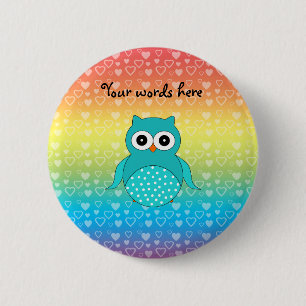Niedliche Türkiseulen-Regenbogenherzen Button