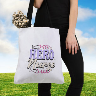 Niedliche Typografie Nurse Hero Violet Large Tasche