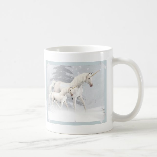 Niedliche Unicorns in Schnee 1 Kaffeetasse (Rechts)