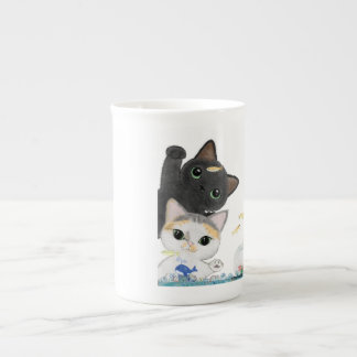 Niedliche vier Medaka Katzen Prozellantasse