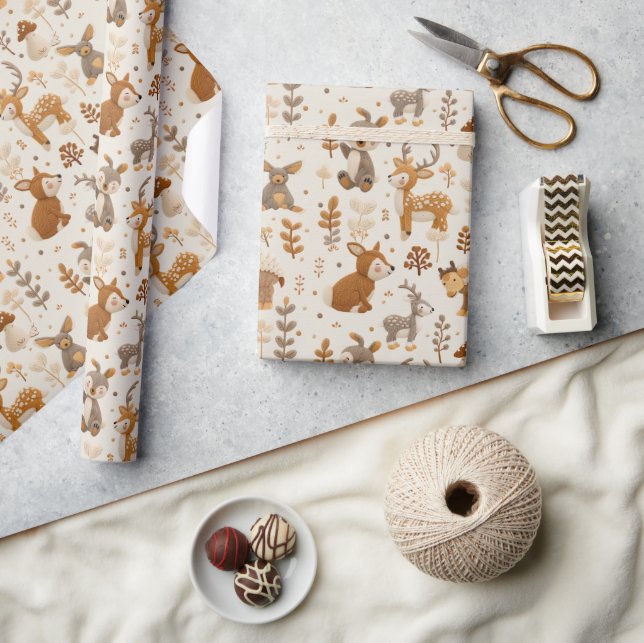 Niedliche Waldbabys Weihnachten Geschenkpapier (Kunsthandwerk)