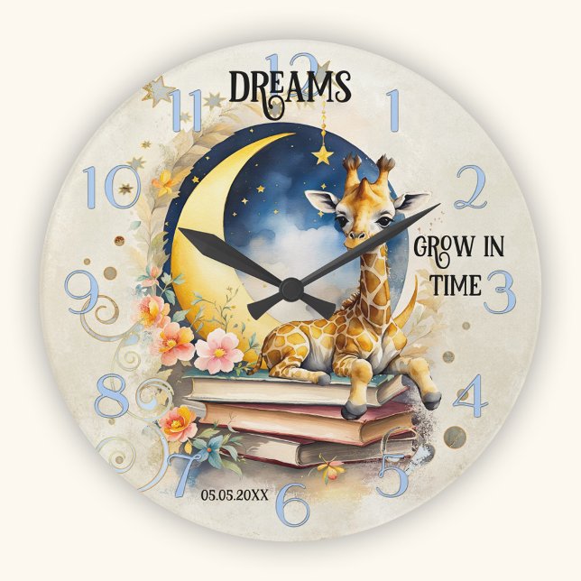 Niedliche Wasserfarbe Giraffe Traum Runde Wanduhr (Wall clock showing a watercolor night time illustration of a giraffe on books with a moon and stars)