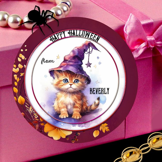 Niedliche Wasserfarbe Kitten Happy Halloween Stick Quadratischer Aufkleber (Cute Halloween sticker featuring a kitten with a witch hat in watercolor)