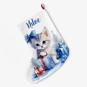 Niedliche Weihnachtskätzchen mit Geschenken und Na Großer Weihnachtsstrumpf