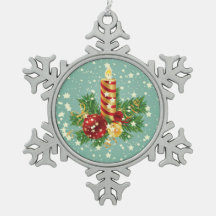 Niedliche Weihnachtskerzen und Glitzern