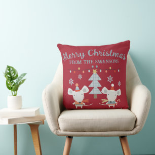Niedliche Weihnachtsmäuse und Baum auf Burgund Rot Kissen