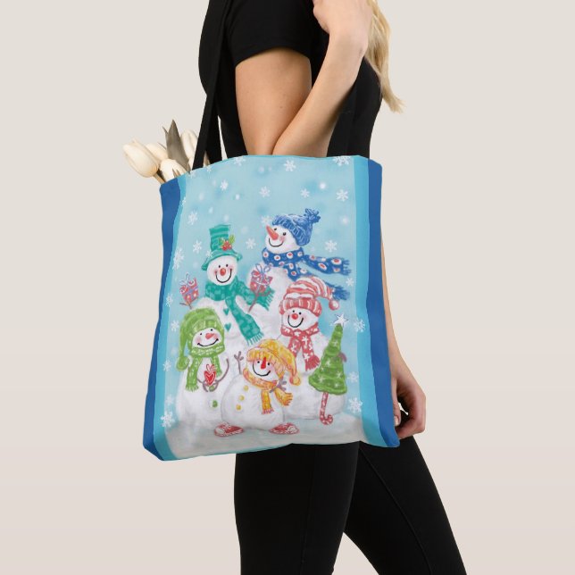 Niedliche Weihnachtsschneefamilie im Schnee Tasche (Von Nahem)