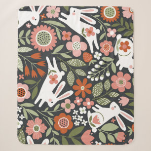 Niedliche, weiße Kaninchen, Vintages Blumenmuster. Sherpadecke