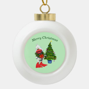 Niedliche weiße Weihnachtsente mit einem Kranz Keramik Kugel-Ornament