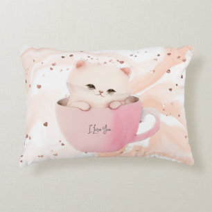 Niedliche weißrosa Katze im Teecup Dekokissen