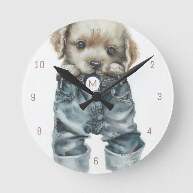 Niedliche Welpe in Jeans Art Monogram Runde Wanduhr (Vorderseite)
