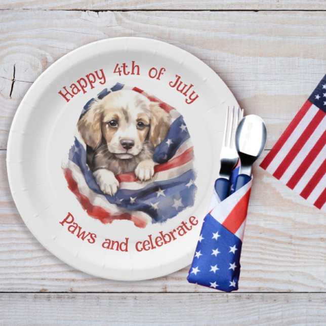 Niedliche Welpe Red White Blue American Flag Happy Pappteller (American flag and cute puppy 4th of July paper plates)