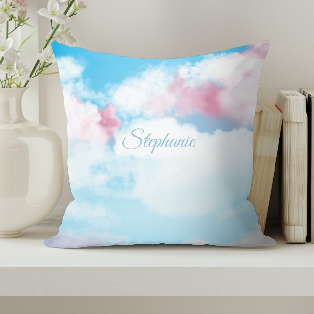 Niedliche Whimsical Sky Pink und Blue Clouds Kissen (Von Creator hochgeladen)