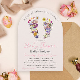 Niedliche Wildblume Fußabdrücke Pink Baby Shower A Einladung