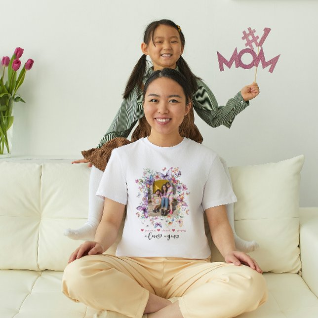 Niedliche Wildblumen Schmetterlinge Foto Muttertag T-Shirt (Von Creator hochgeladen)