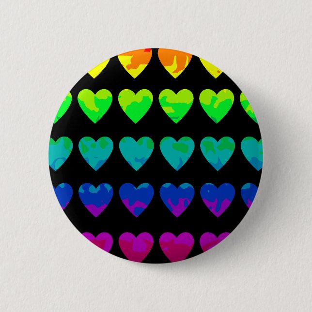 Niedliche wilde Regenbogenherzen auf schwarz Button (Vorderseite)