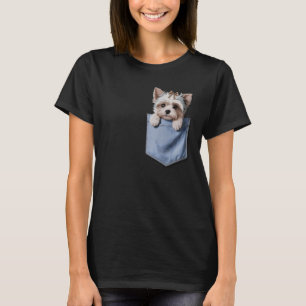 Niedliche Yorkie in Pocket mit Football Coquette B T-Shirt
