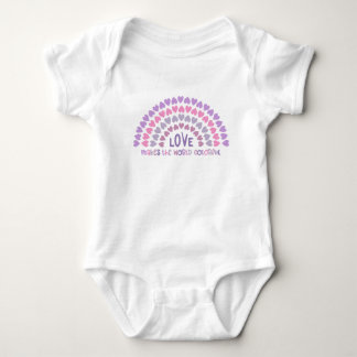 Niedliche Zitate für die Liebe von Regenbogen für  Baby Strampler