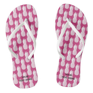 Niedlicher Ananasmusterstrand drehen Flip Flops