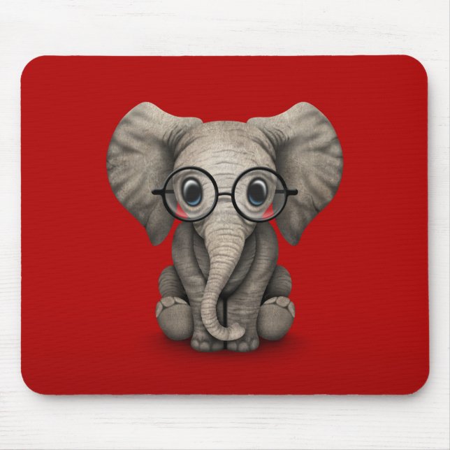 Niedlicher Baby-Elefant mit den Lesegläsern rot Mousepad (Vorne)