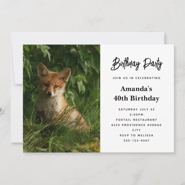 Niedlicher Baby Fox im Grünen Geburtstag Einladung (Vorderseite)