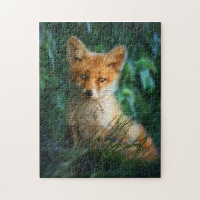Niedlicher Baby Red Fox im Gras (Vertikal)