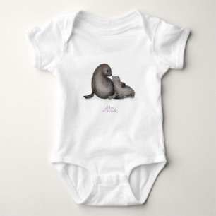 Niedlicher Baby- und Mütterpelzanzug für Siegel (w Baby Strampler