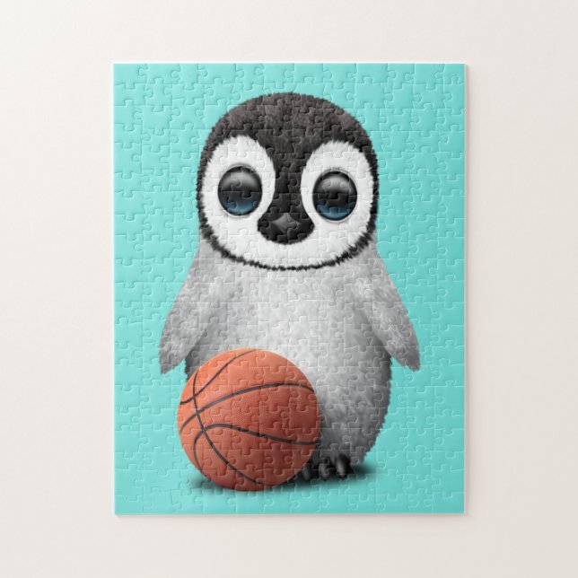 Niedlicher BabyPenguin, der mit Basketball spielt (Vertikal)