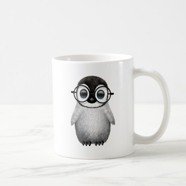 Niedlicher Babypenguin-tragende Augen-Gläser Kaffeetasse (Rechts)