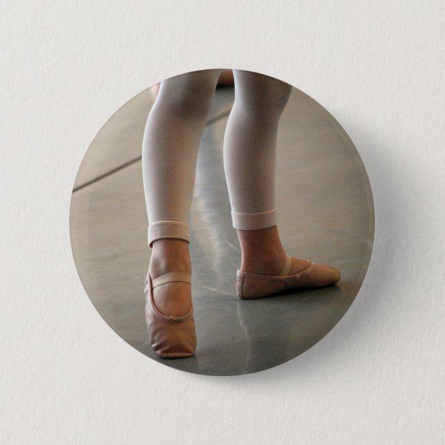 NIEDLICHER BALLETT-PANTOFFEL-KLEINES BUTTON (Vorderseite)