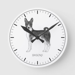 Niedlicher Basenji-Hund in Schwarz-Weiß-Schrift un Runde Wanduhr