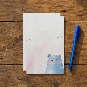 Niedlicher blauer Bär mit weichem pastellfarbenem  Briefpapier